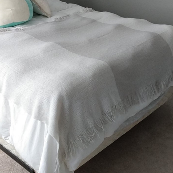 Williams-Sonoma Throw with Fringe - Picture 1 of 6